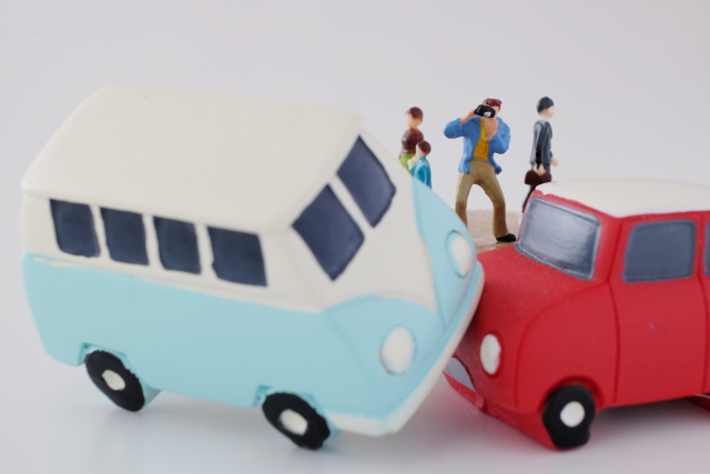 通勤時の事故は労災にあたるのか？